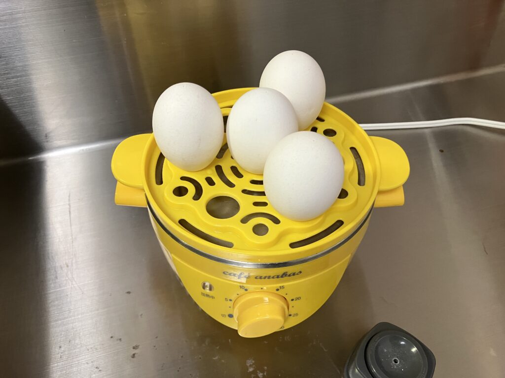 ゆで卵製造機玉子設置